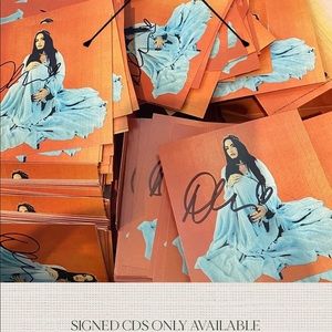 DEMI LOVATO OFFICIAL SIGNED DANCING WITH THE DEVIL